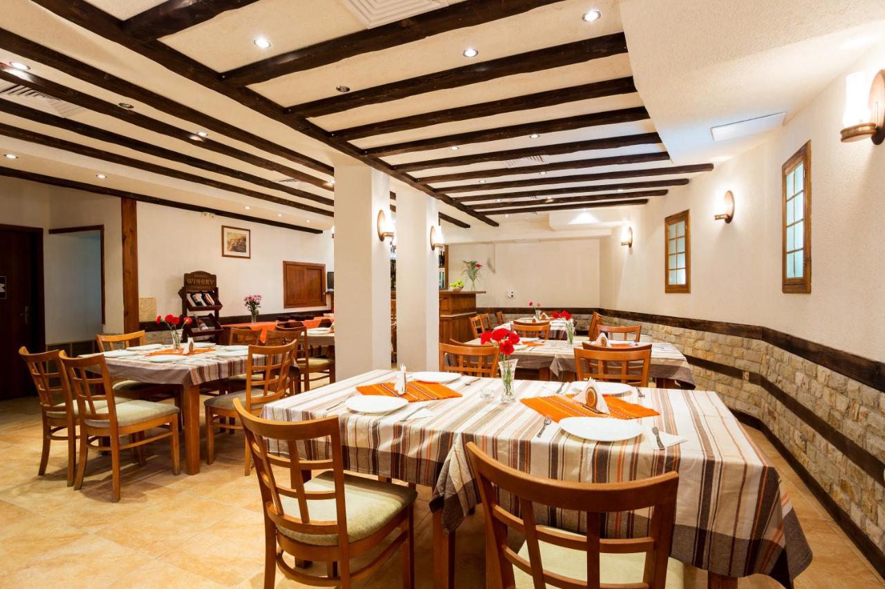 Family Hotel Romantika 벨린그래드 외부 사진