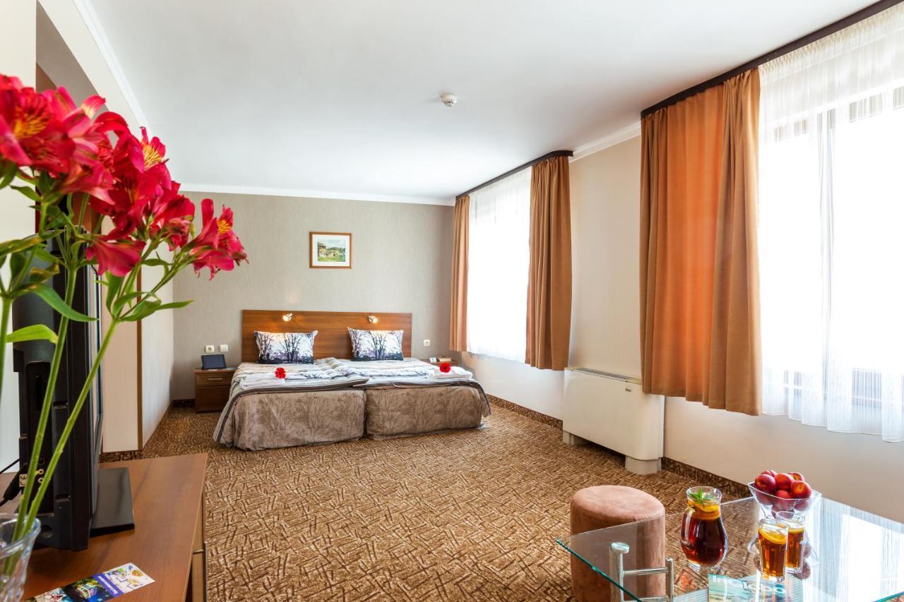 Family Hotel Romantika 벨린그래드 외부 사진